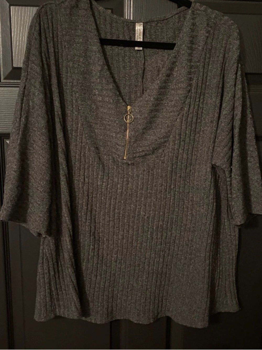 V-Neck Ribbed Knit Top with Gold Accent - Charcoal Gray